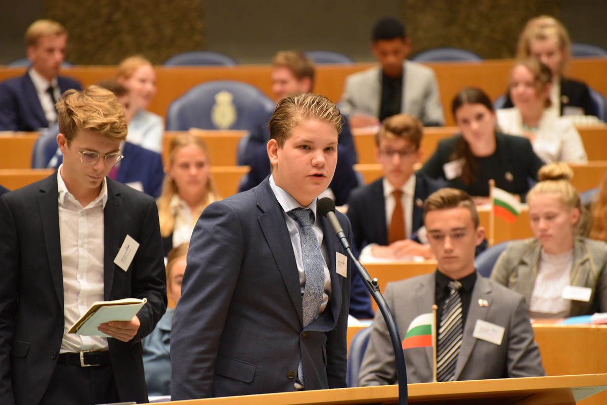 Foto's Tweede dag Algemene Vergaderingen van het Model European Parliament Nederland 2019