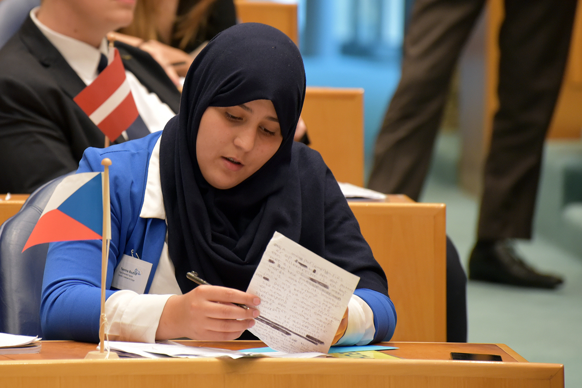 Foto's Tweede dag Algemene Vergaderingen van het Model European Parliament Nederland 2019