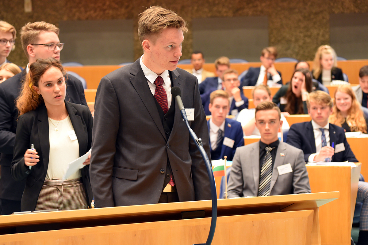 Foto's Tweede dag Algemene Vergaderingen van het Model European Parliament Nederland 2019