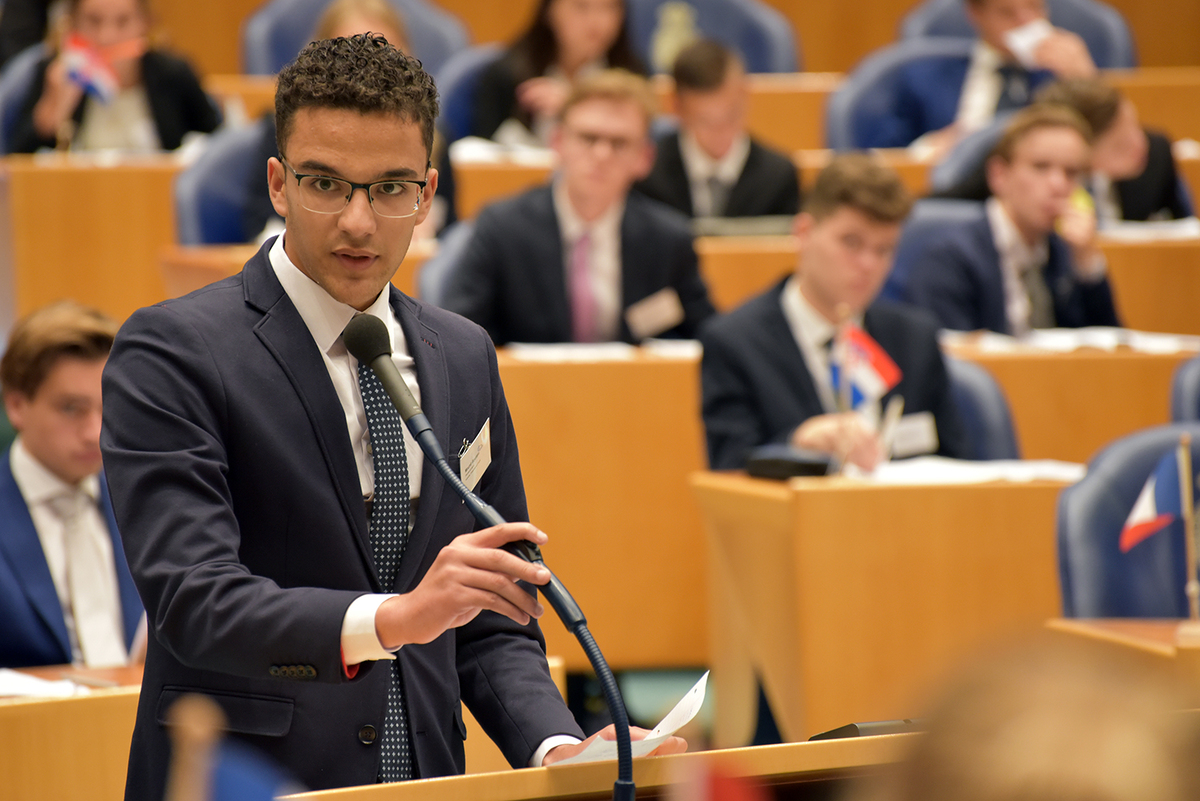 Foto's Tweede dag Algemene Vergaderingen van het Model European Parliament Nederland 2019