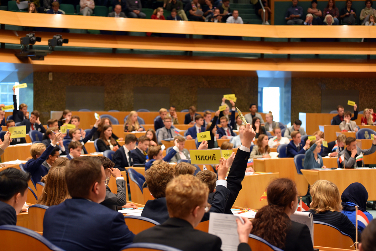 Foto's Tweede dag Algemene Vergaderingen van het Model European Parliament Nederland 2019