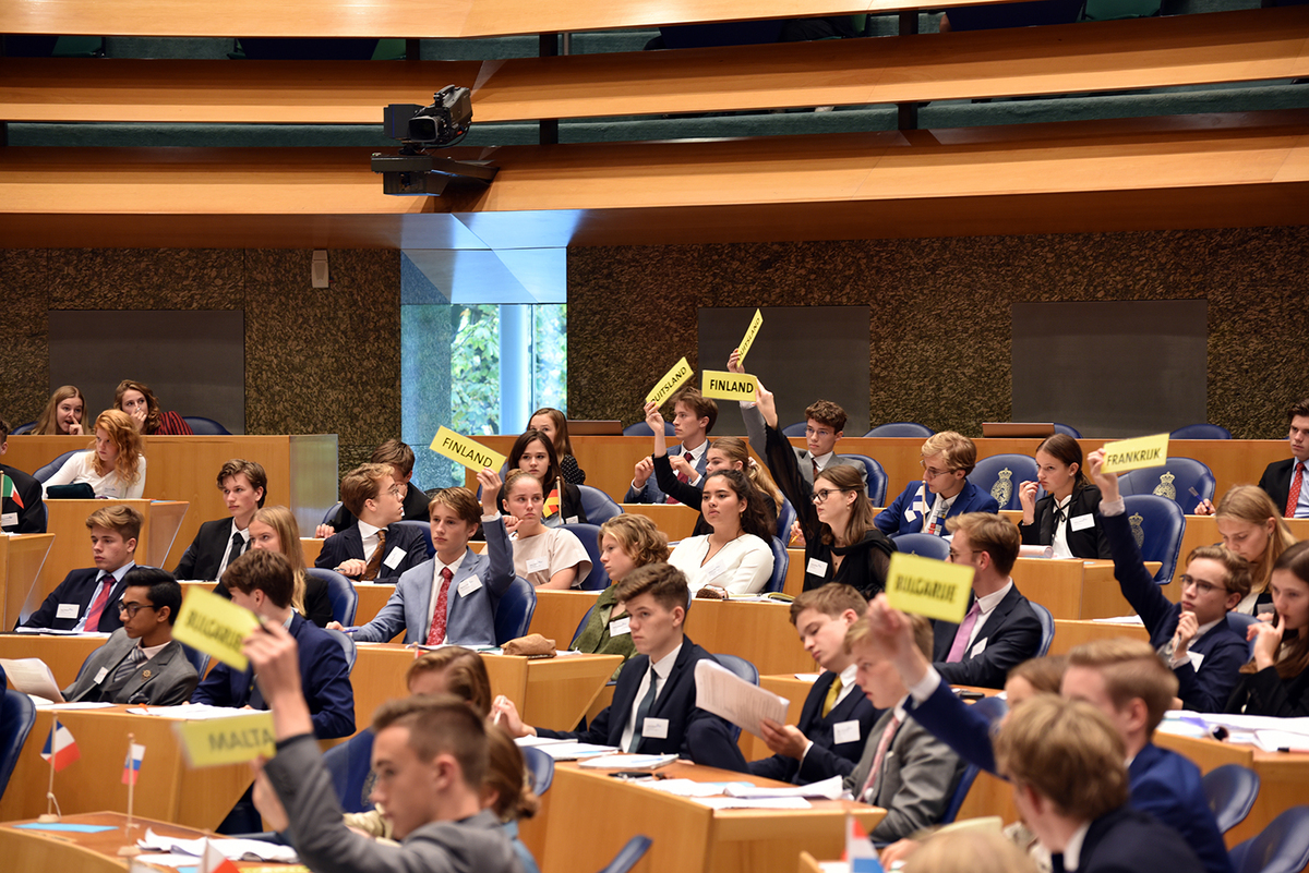 Foto's Tweede dag Algemene Vergaderingen van het Model European Parliament Nederland 2019