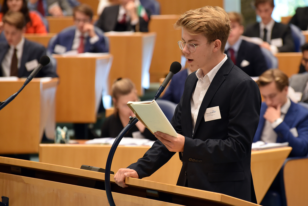 Foto's Tweede dag Algemene Vergaderingen van het Model European Parliament Nederland 2019