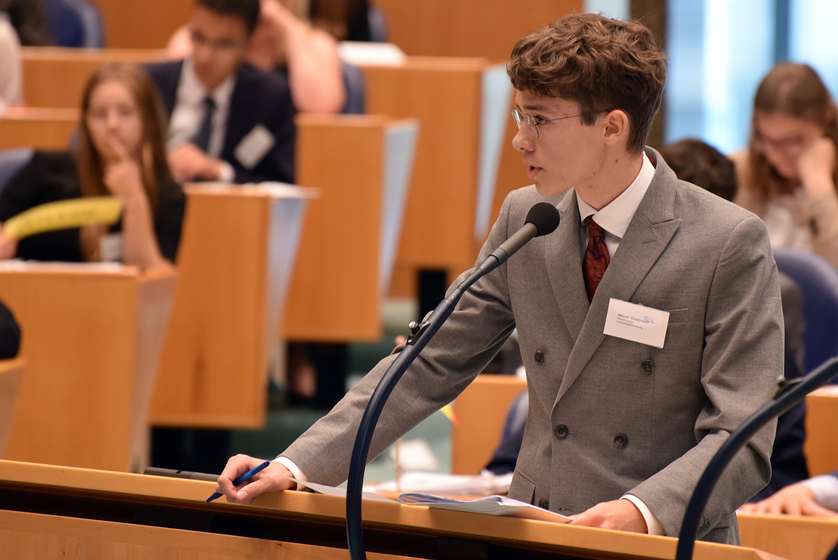 Foto's Tweede dag Algemene Vergaderingen van het Model European Parliament Nederland 2019