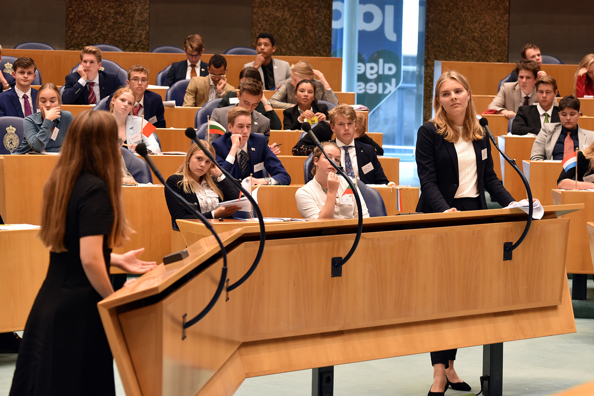 Foto's Tweede dag Algemene Vergaderingen van het Model European Parliament Nederland 2019