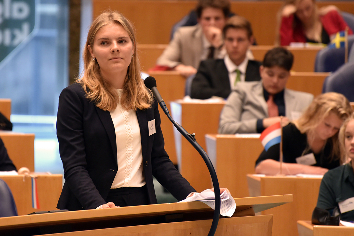 Foto's Tweede dag Algemene Vergaderingen van het Model European Parliament Nederland 2019