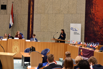 Foto's Tweede dag Algemene Vergaderingen van het Model European Parliament Nederland 2019