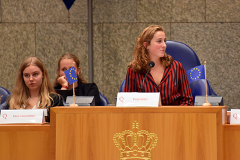 Foto's Tweede dag Algemene Vergaderingen van het Model European Parliament Nederland 2019