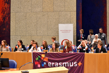 Foto's Tweede dag Algemene Vergaderingen van het Model European Parliament Nederland 2019